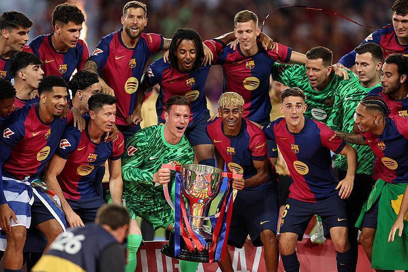 全家福宣，U16国少小将万项加盟塞尔超贝尔格莱德红星俱乐部