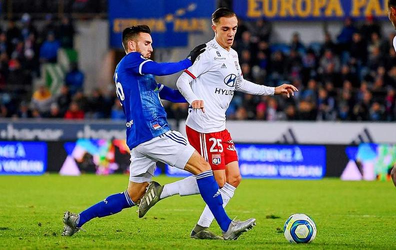 桑托斯主席：我们想和内马尔续约至明年世界杯，将很快谈判