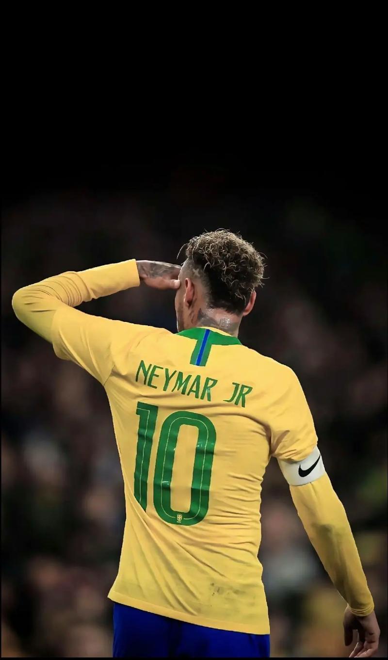 天空：维萨未随布伦特福德前往客场参加比赛，他仍渴望离队