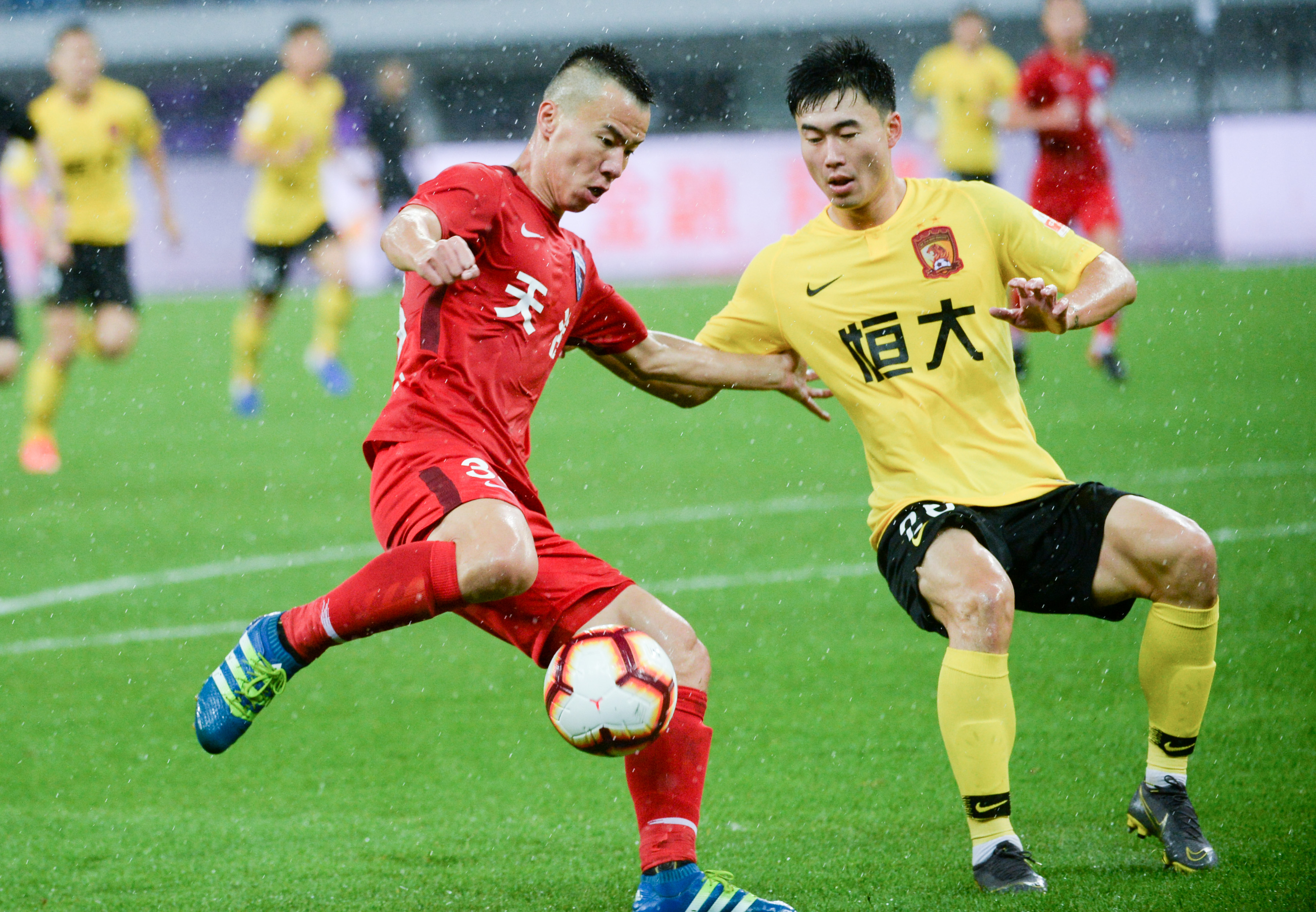 博班：因凡蒂诺现在太痴迷于搞政治，这让人感到羞耻（博班：因凡蒂诺如今过度沉迷政治，令人羞愧）