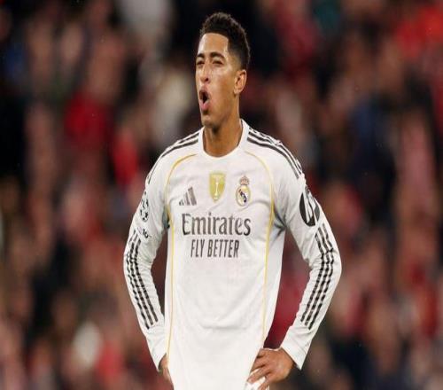 1-2折戟亚平宁！英超11.4亿豪门惨遭逆转跌出前8 各项赛事4场不胜（亚平宁客场1-2遭翻盘！英超11.4亿豪门跌出前八，各线已四场不胜）