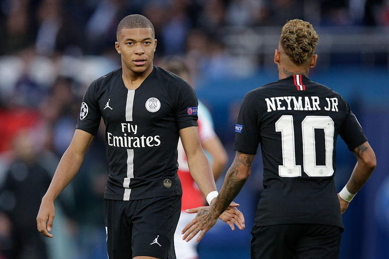 💡早报：34岁格列兹曼荣获金足奖